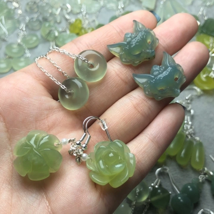 蛇纹石玉耳饰未镶嵌汐*血