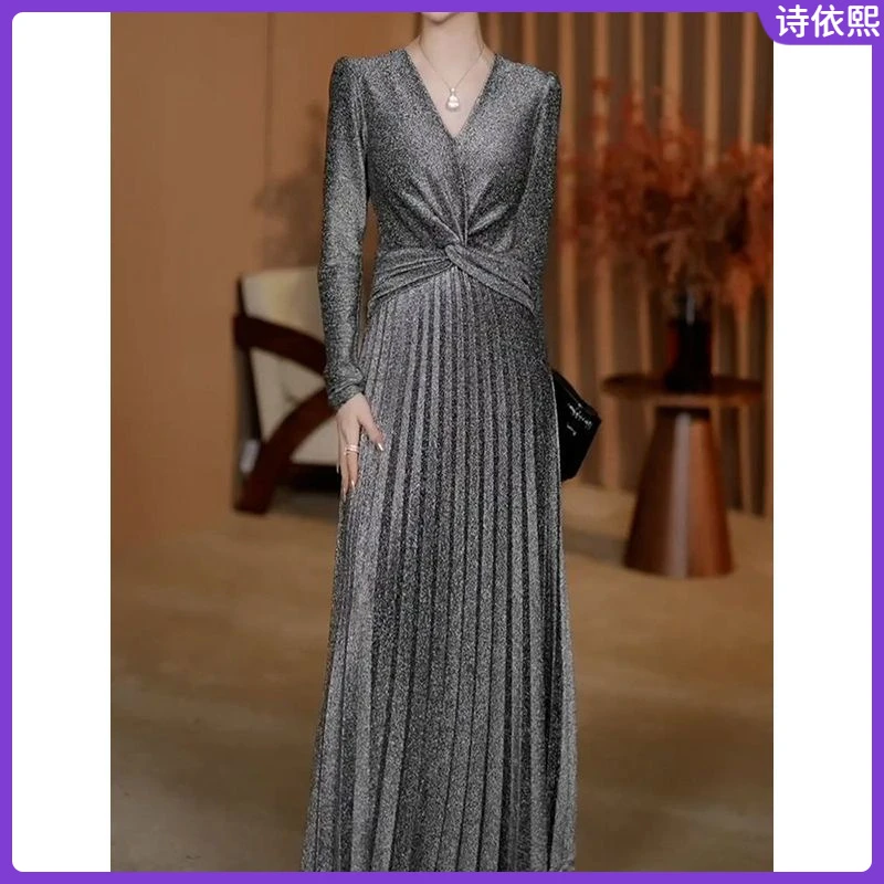 1中长款气质时尚V领连衣裙2025年秋季新款法式轻奢显瘦遮肉A字裙I