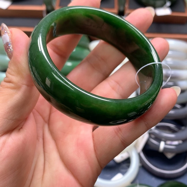 【闪购商品】未镶嵌手镯和田玉（碧玉）