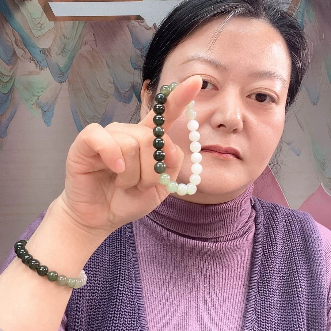 和田玉手串未镶嵌陈*凤