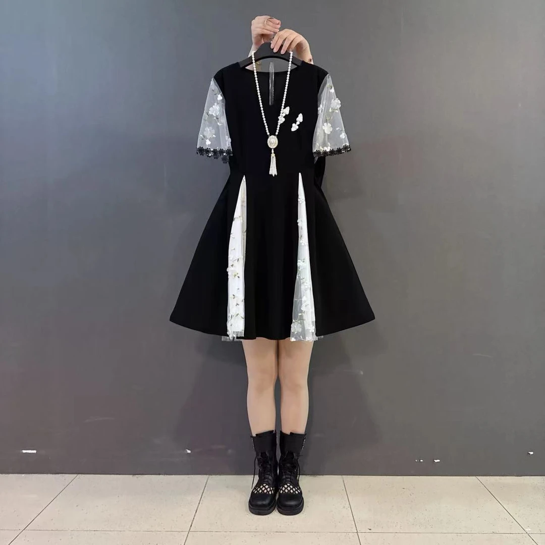 大码新款盘扣V领立体花朵网纱拼接洋气显瘦连衣裙