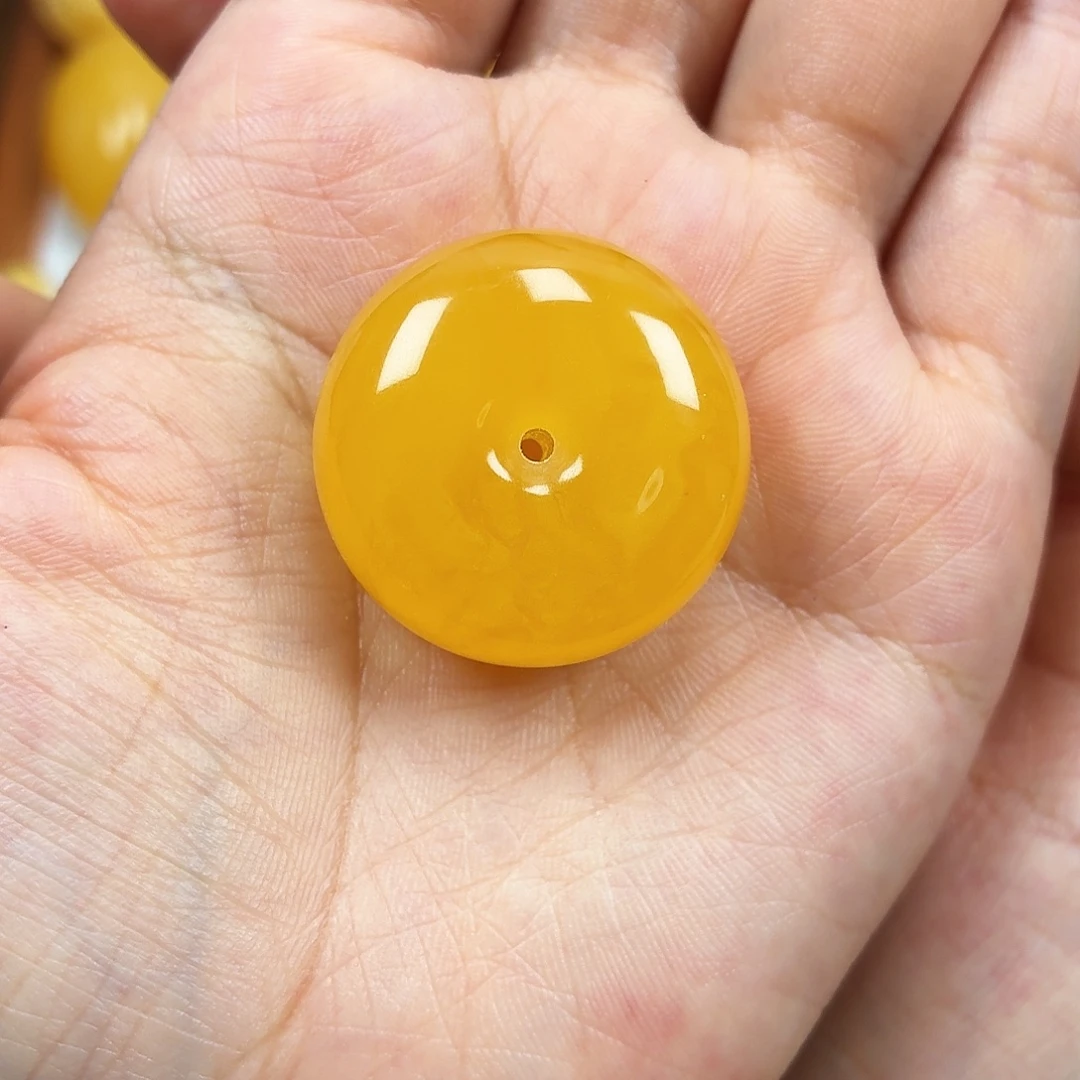 蜜蜡未镶嵌颈饰焦皮妖花平安扣