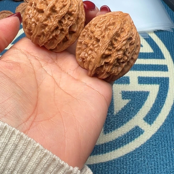 吊坠桃核文玩大孤石