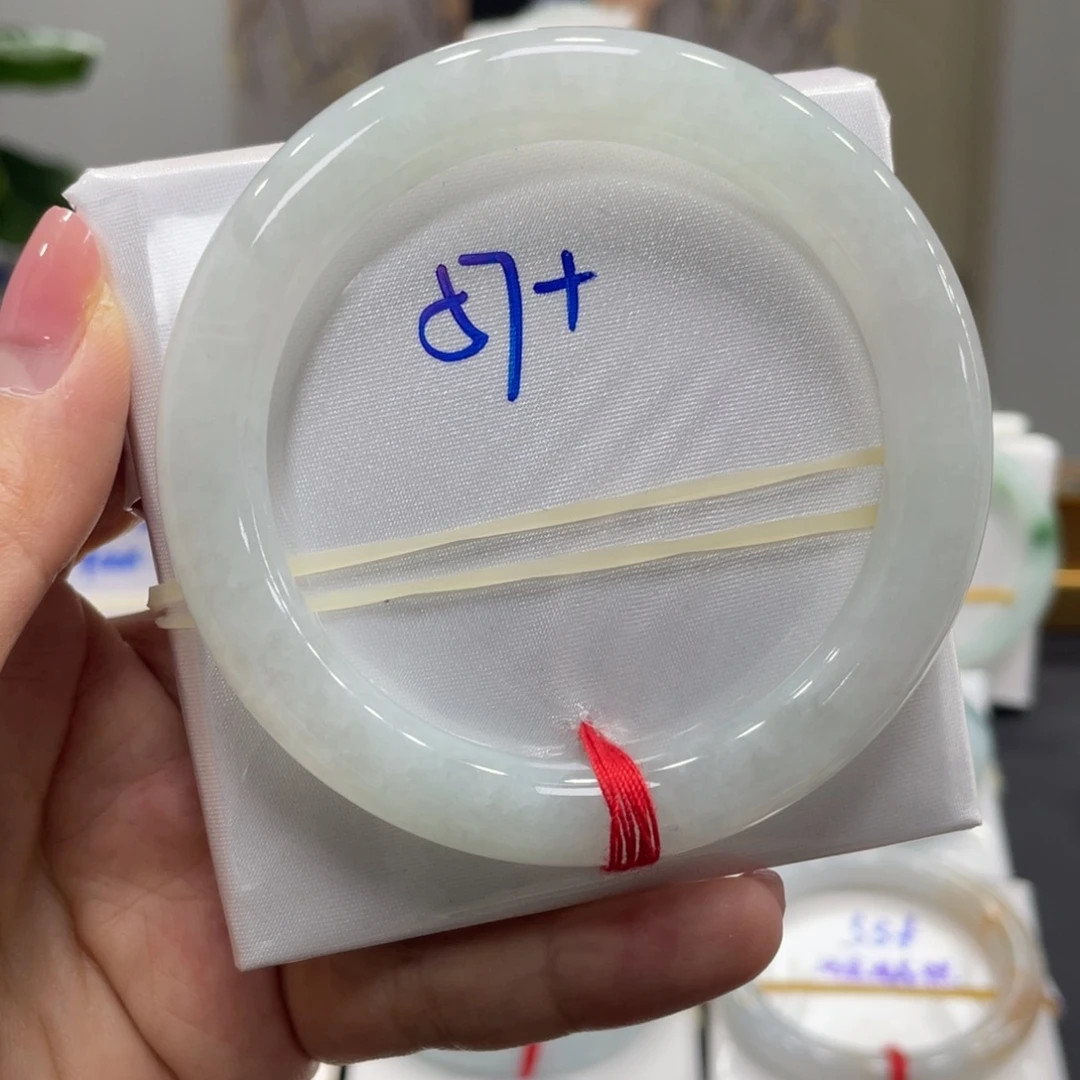 翡翠未镶嵌手镯翡翠