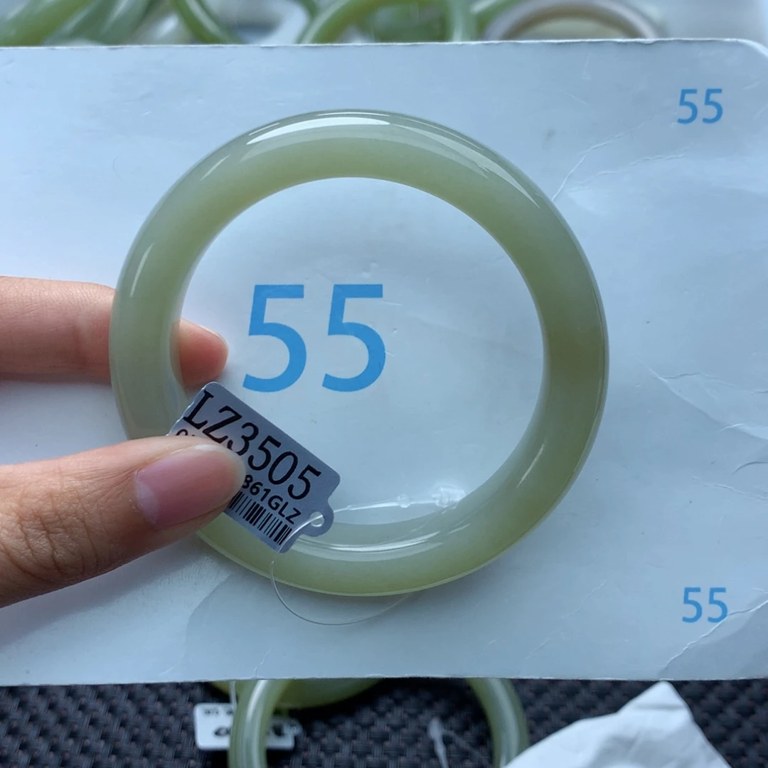 和田玉手镯未镶嵌仿**号