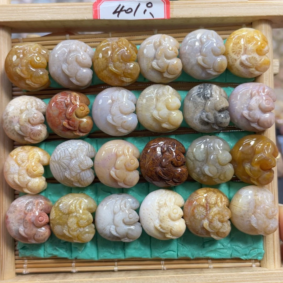 硅化玉未镶嵌颈饰月亮兔40米1件