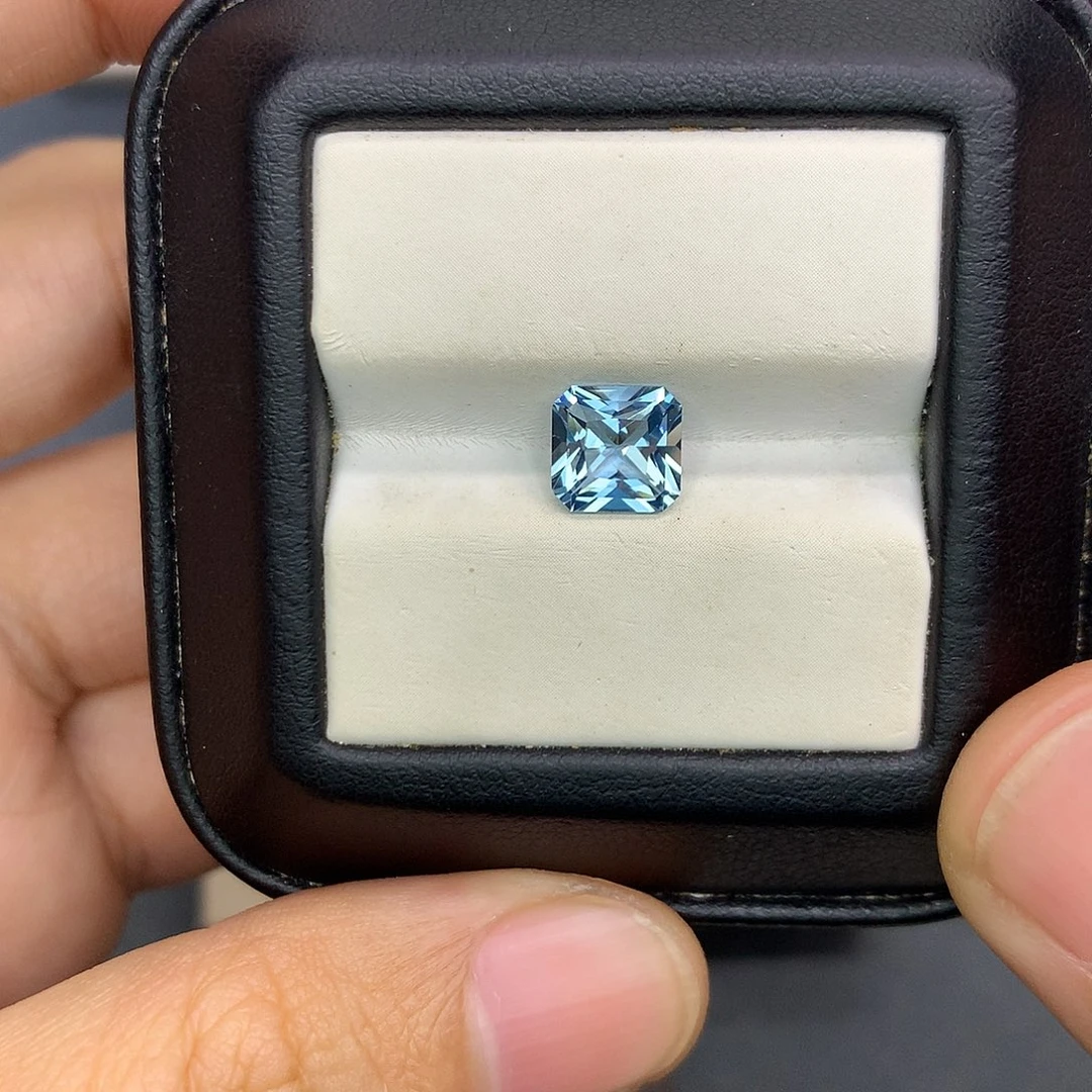 海蓝宝石裸石1.38克拉吉尔德大证圣玛利亚色