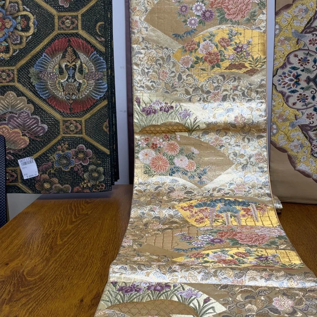 织绣织锦缎，织锦缎