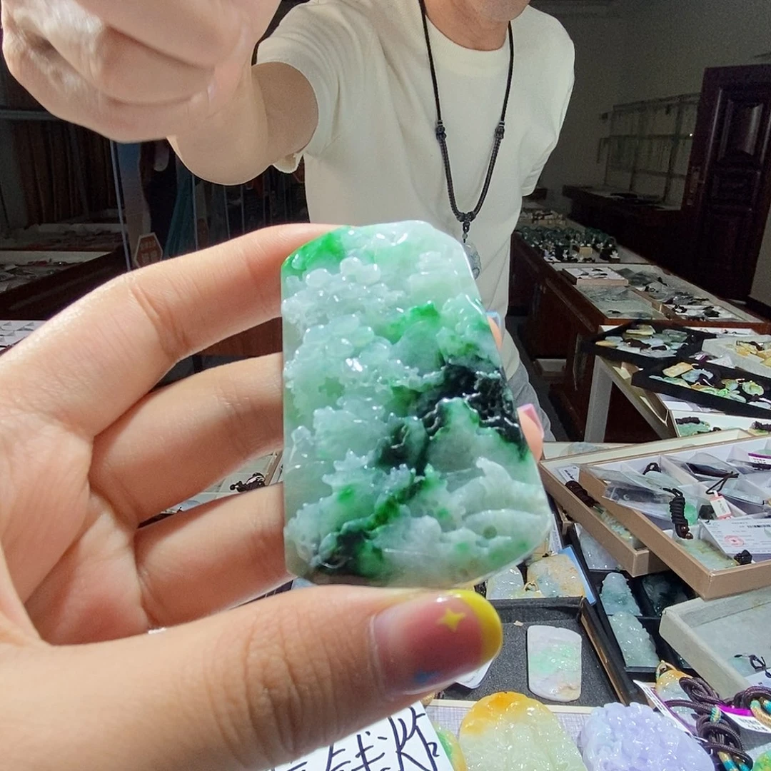 翡翠未镶嵌颈饰翡翠