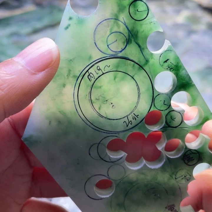 定制翡翠未镶嵌芋*翡翠