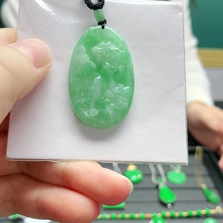 翡翠未镶嵌颈饰小*黑翡翠未镶嵌项链吊坠