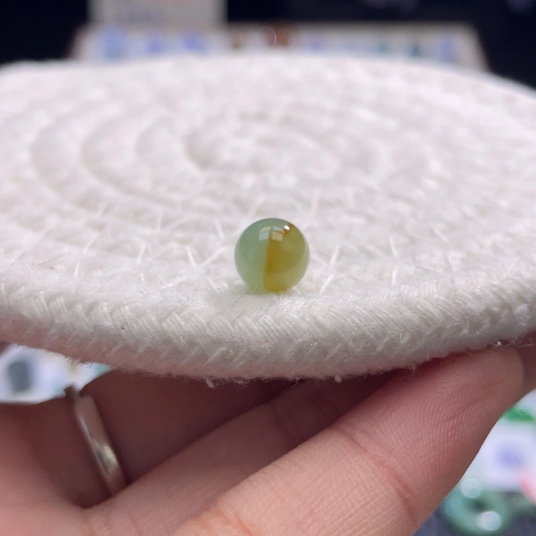 散珠翡翠特色黄加绿圆珠卡7.5mm