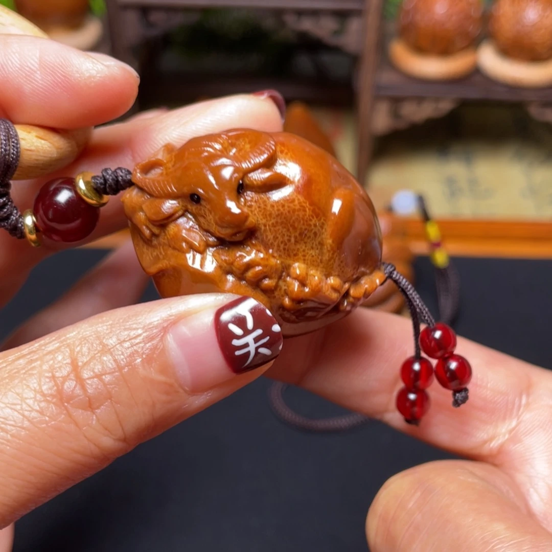 橄榄核吊坠牛掰穿配