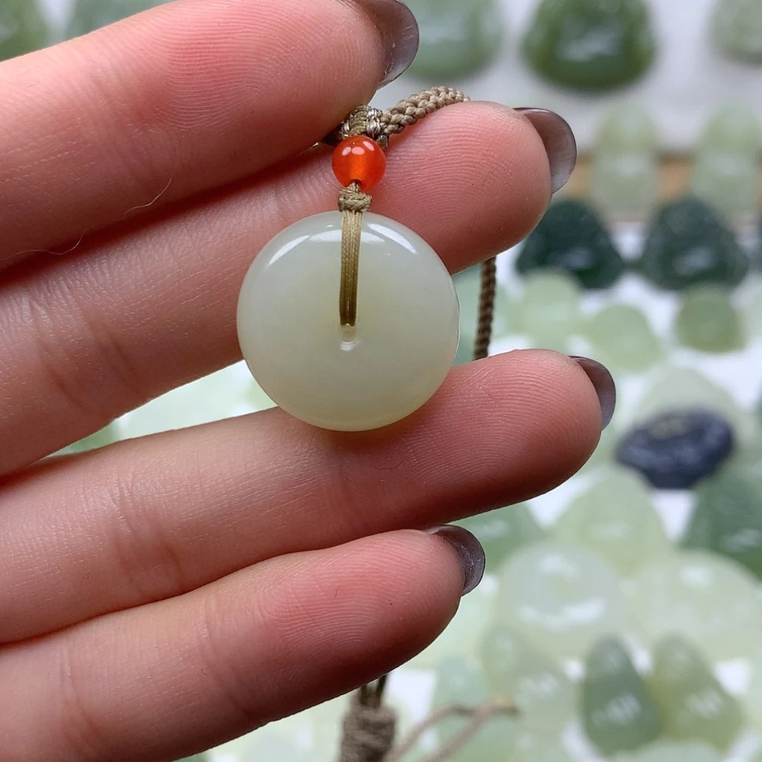 【闪购商品】颈饰未镶嵌和田玉