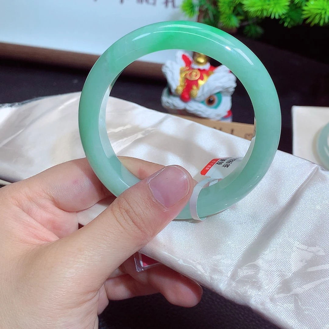 翡翠未镶嵌手镯486