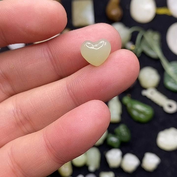 和田玉颈饰未镶嵌梦*雪