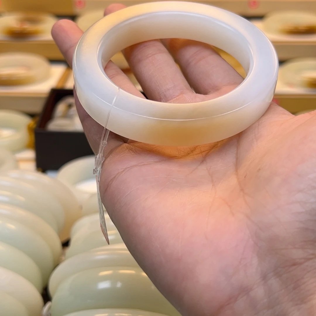 未镶嵌手镯和田玉9