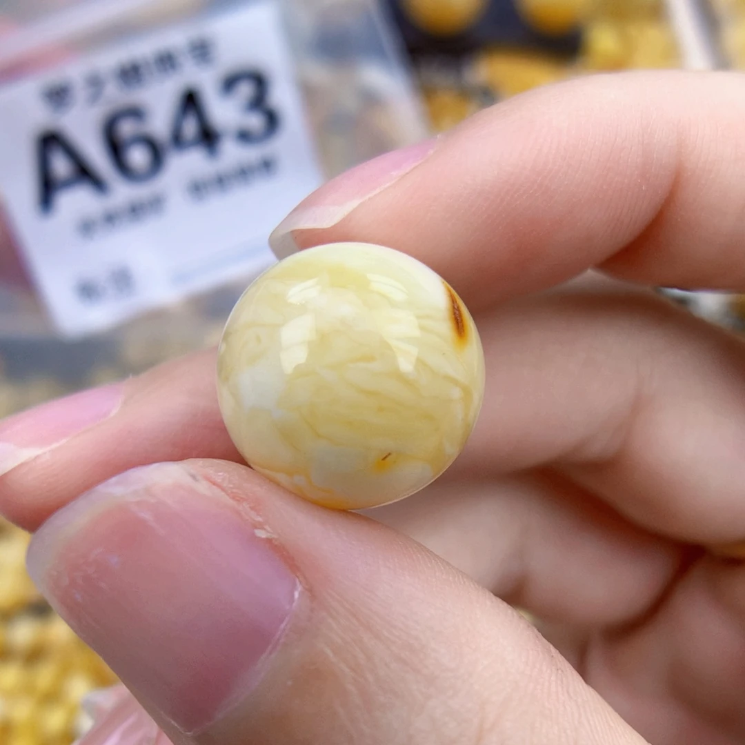 未镶嵌琥珀珠宝奇石15