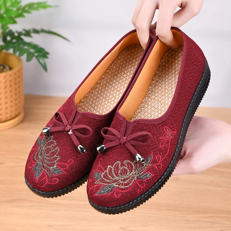 中老年单鞋软底透气注压老年休闲舒适平底布鞋鞋子老人鞋布鞋春秋