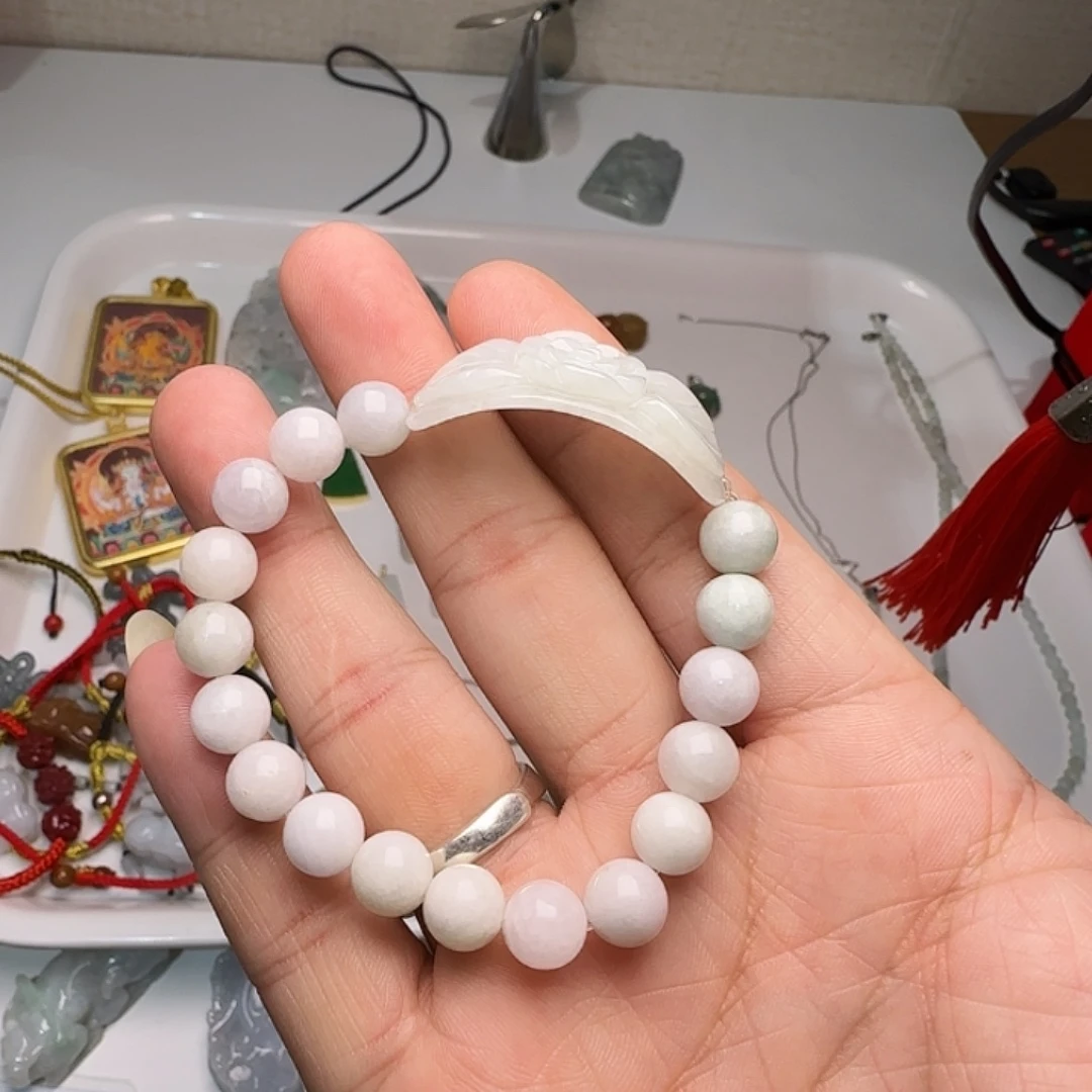 翡翠未镶嵌颈饰手牌