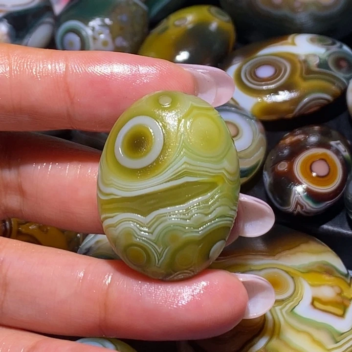 玛瑙/玉髓未镶嵌珠宝奇石62