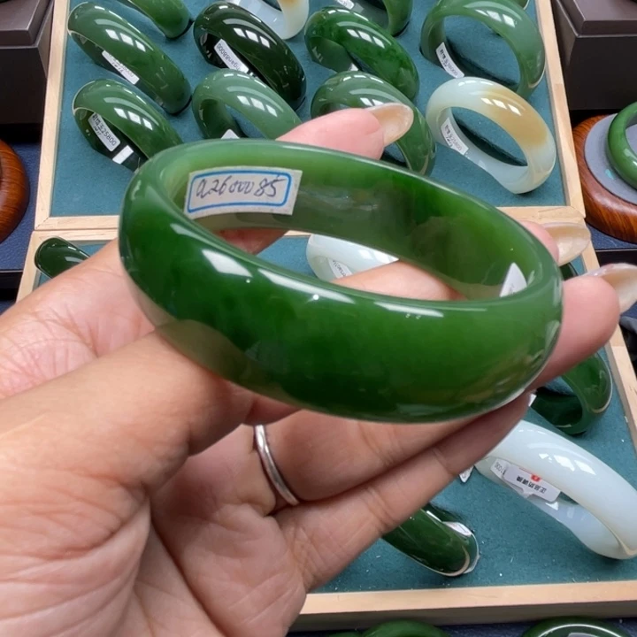 和田玉（碧玉）未镶嵌手镯