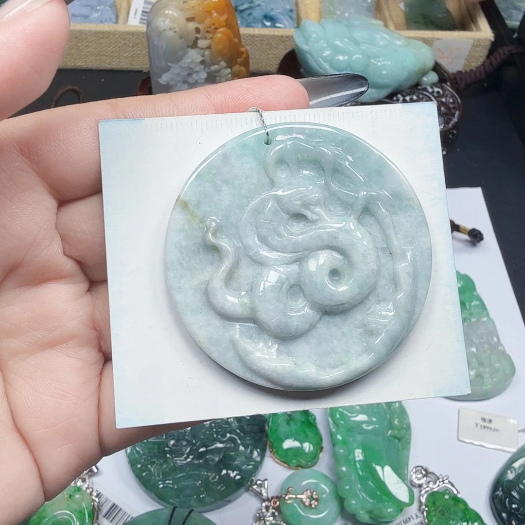 翡翠未镶嵌颈饰翡翠