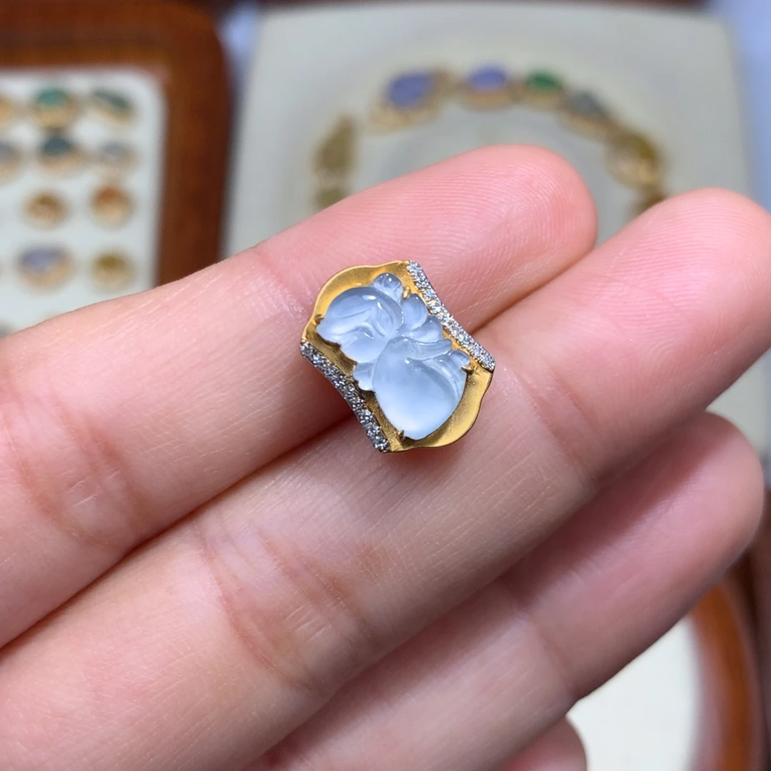 翡翠18K金镶嵌毛衣链仙子