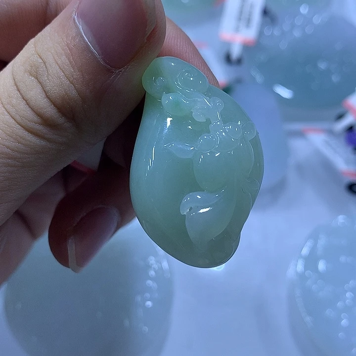 翡翠未镶嵌颈饰天然翡翠A货吊坠