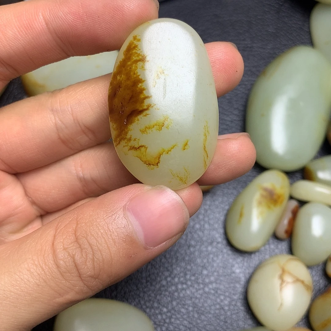 岁***虞和田玉未镶嵌挂件