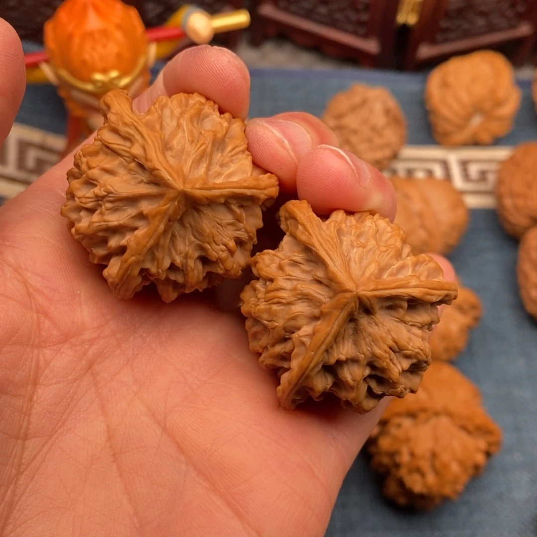 文玩核桃把件38全品毕业正奔