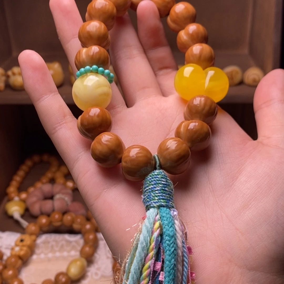 猴头核桃把件屁桃