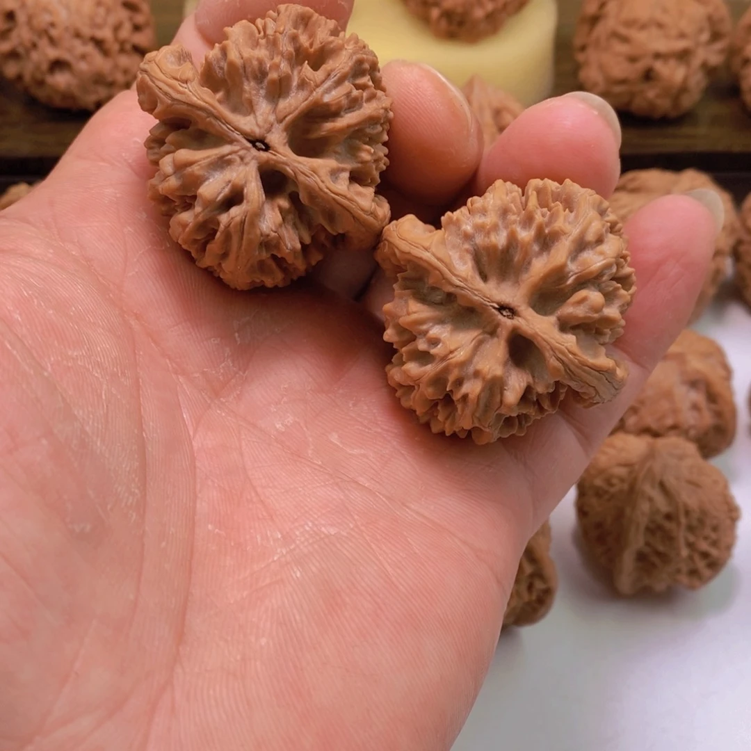 文玩核桃吊坠蜈*文玩核桃