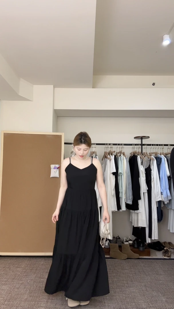 2025新款夏季法式吊带连衣裙收腰设计感小众气质长裙女7097