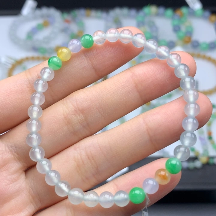 翡翠手镯未镶嵌翡翠