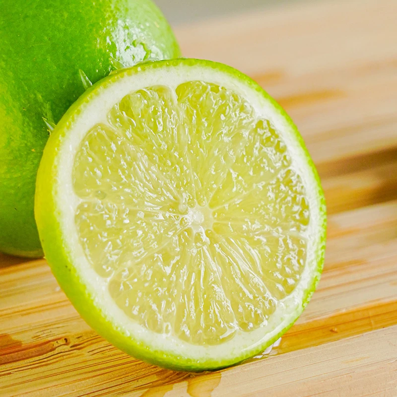 无籽青柠檬塔希提现采现发皮薄肉厚多汁泰国香水柠檬净重1/2斤