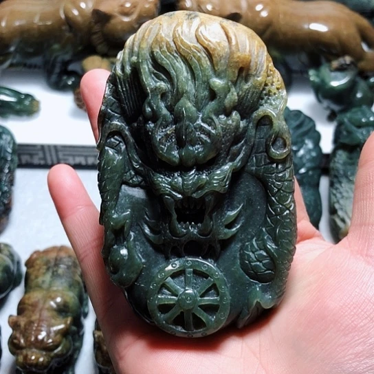 岫岩河磨玉（透闪石质玉）把件未镶嵌走****步