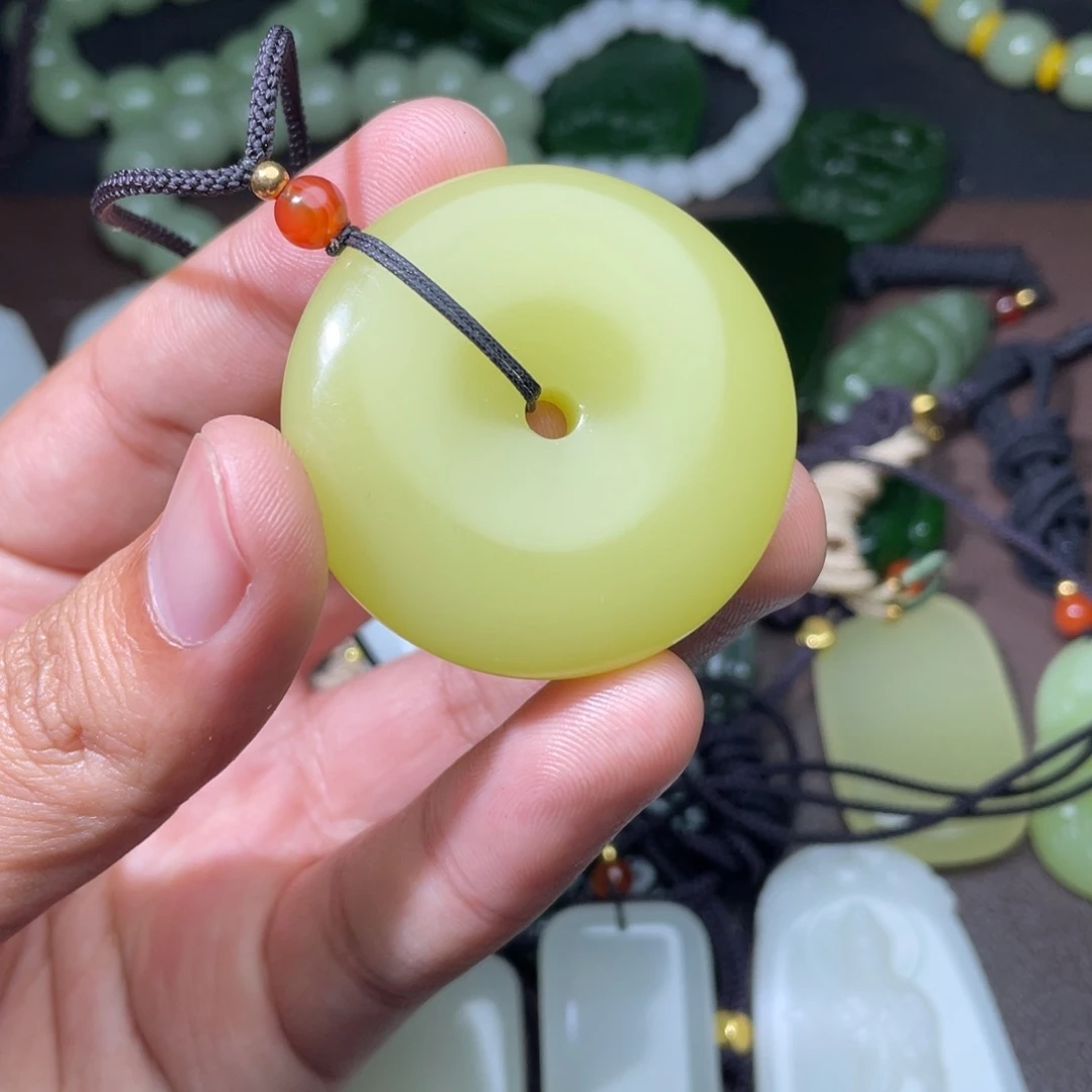 颈饰未镶嵌和田玉