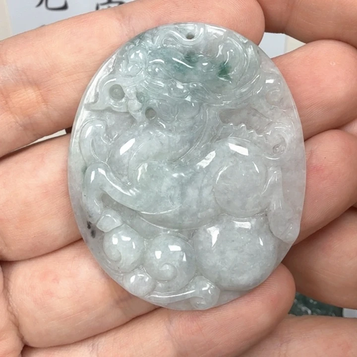 翡翠挂件未镶嵌翡翠