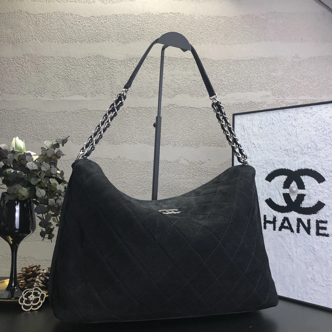 95新 Chanel/香奈儿 黑银麂皮hobo机场包 流浪机车包 底长39 15开