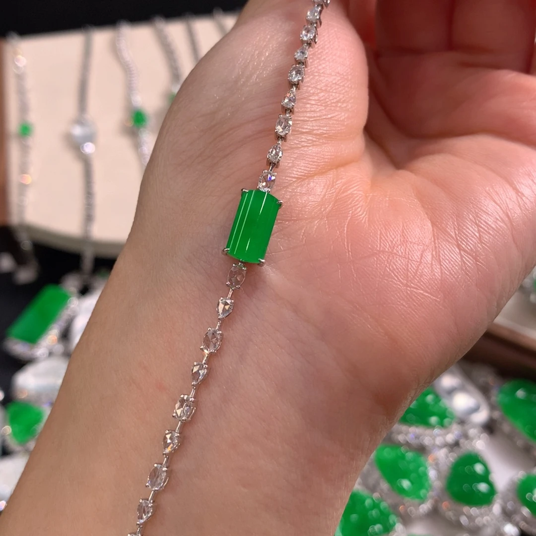 翡翠18K金镶嵌颈饰马鞍手链