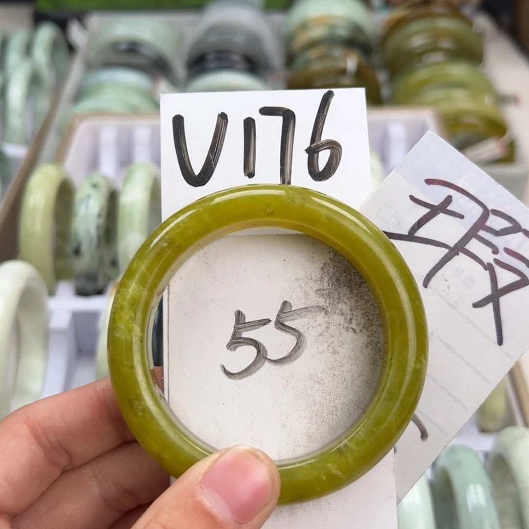 岫玉手镯未镶嵌天然岫玉