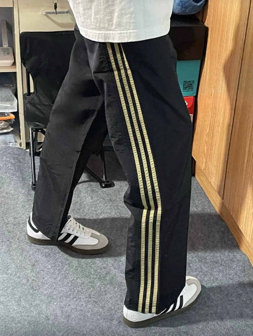 卡其色三条杠条纹裤子男款春季冰丝机能速干伞兵冲锋裤休闲直筒裤