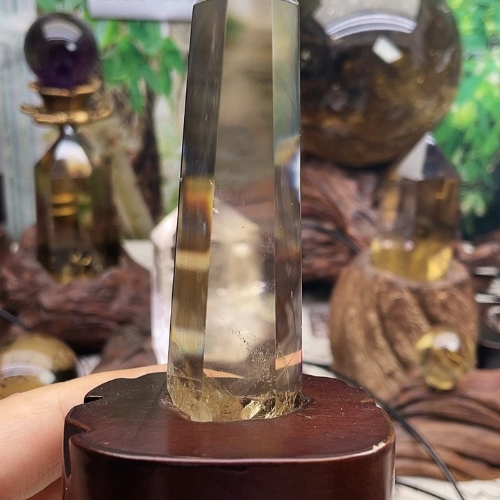 水晶未镶嵌珠宝半成品黄水晶柱子