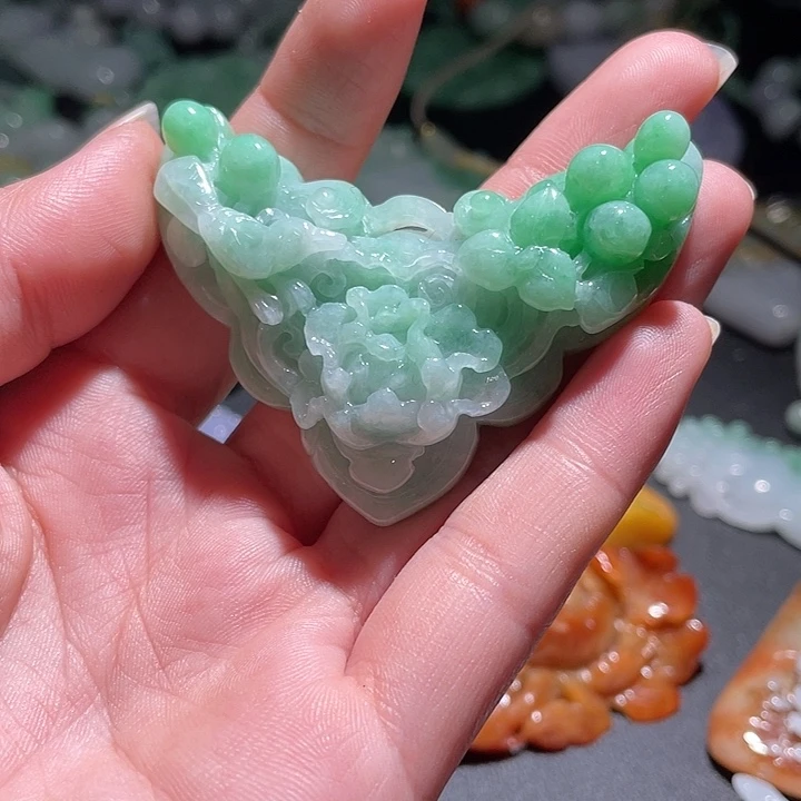 未镶嵌挂件翡翠天