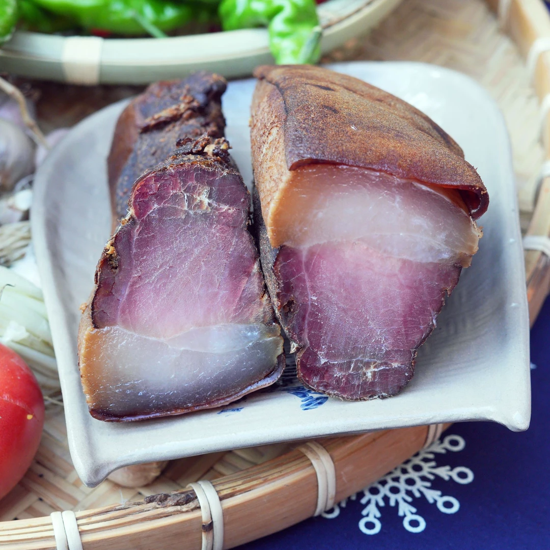 贵州特色农家柴火烟熏腊肉