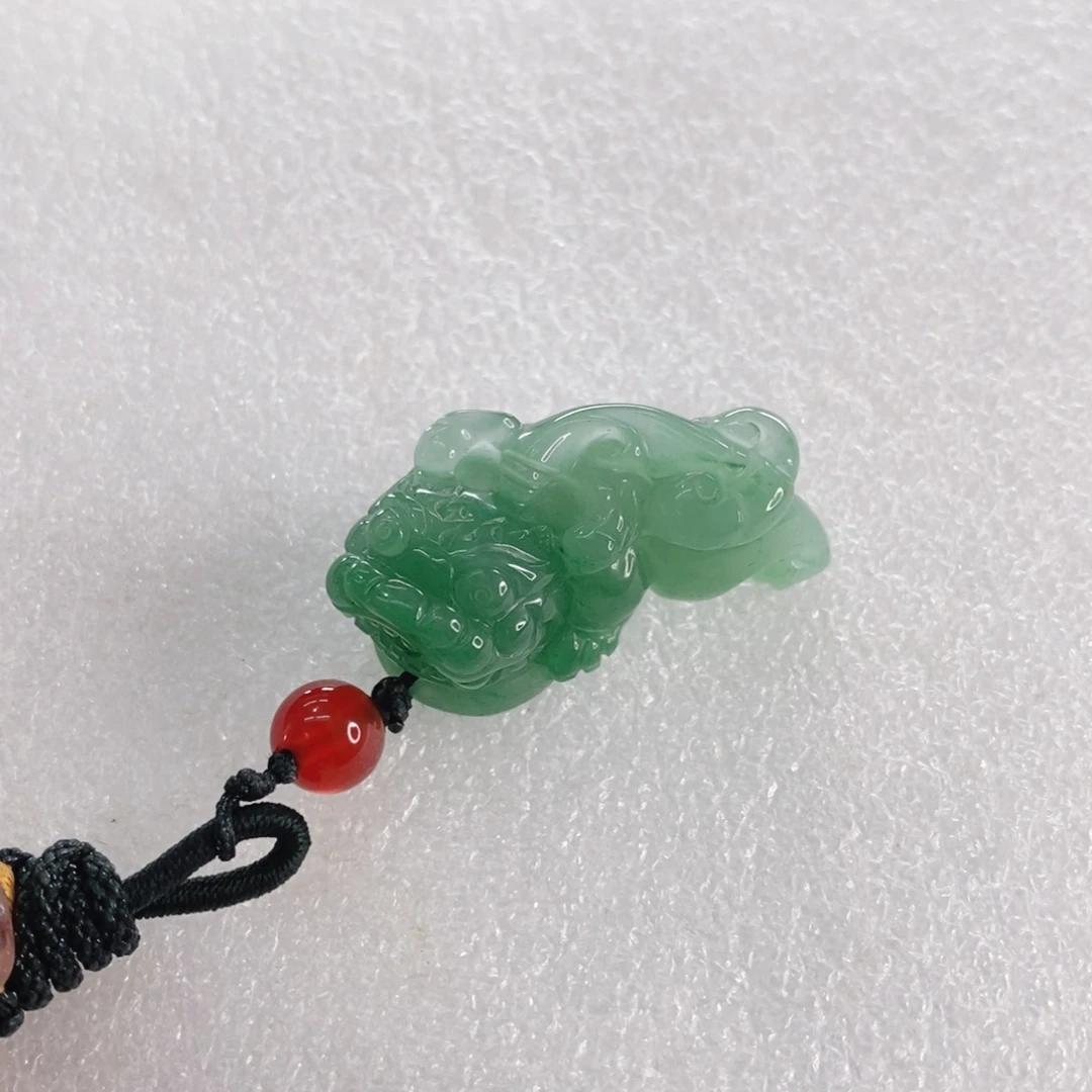 石英质玉未镶嵌颈饰