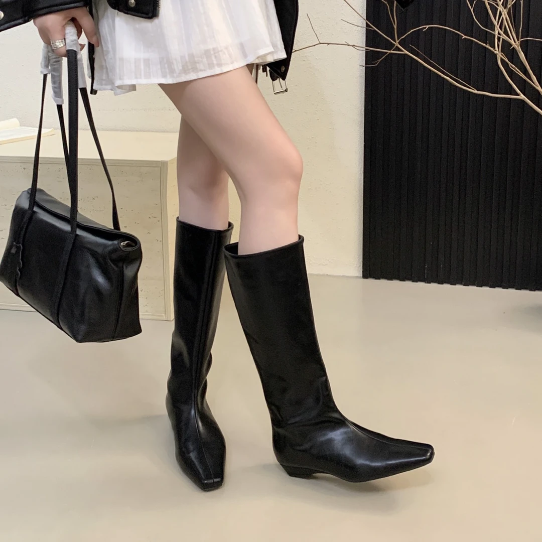 高级感不过膝骑士靴显瘦尖头长靴女秋冬百搭直筒瘦瘦靴低跟