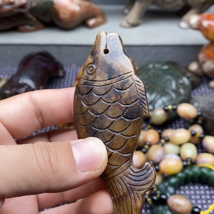 未镶嵌蛇纹石玉颈饰