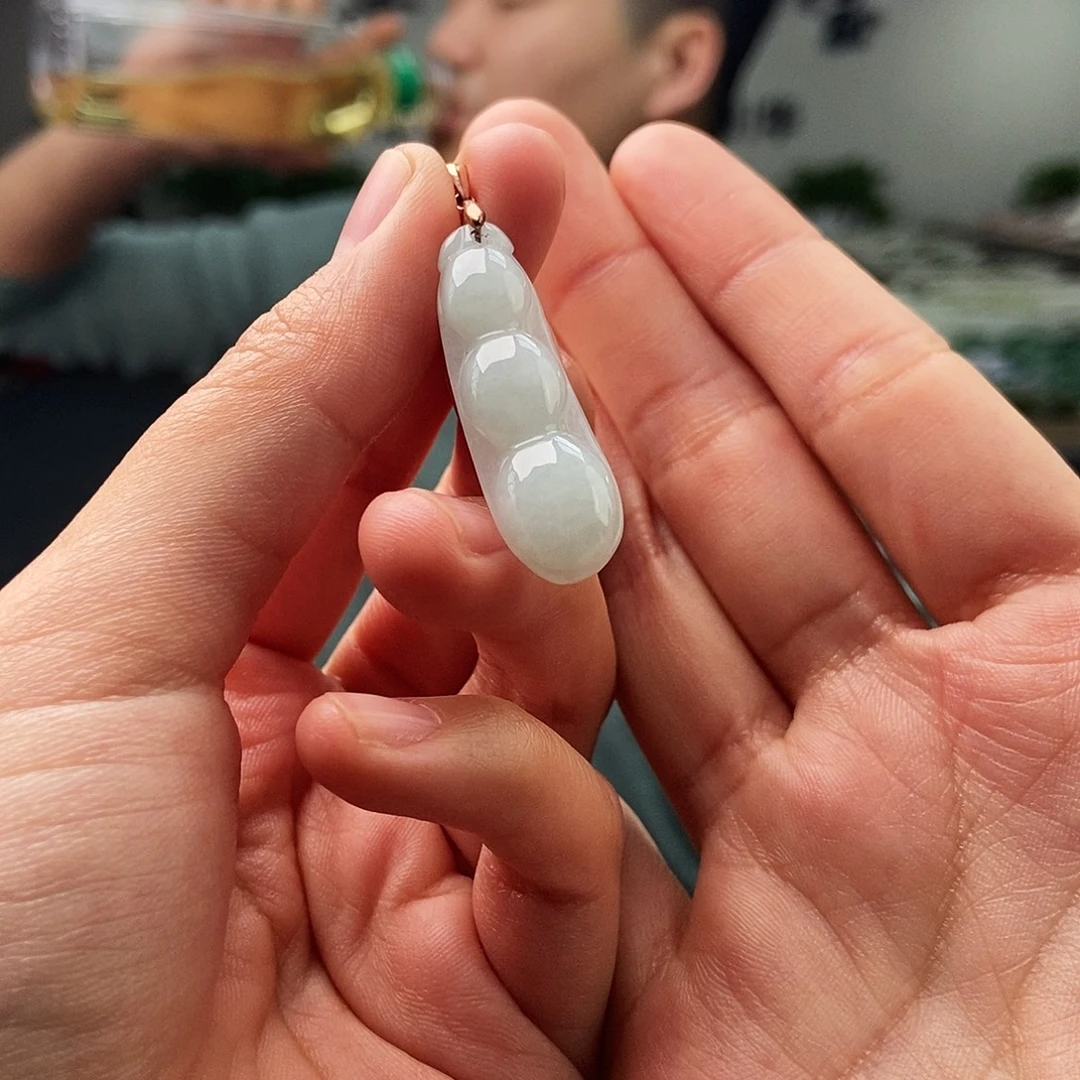 翡翠未镶嵌颈饰颜色多样性发拍一发一